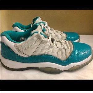 Nike air Jordan 11 aqua blue snake skin